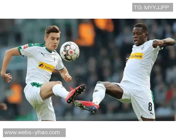 弗赖堡与门兴激战正酣精彩对决引发球迷热议与期待